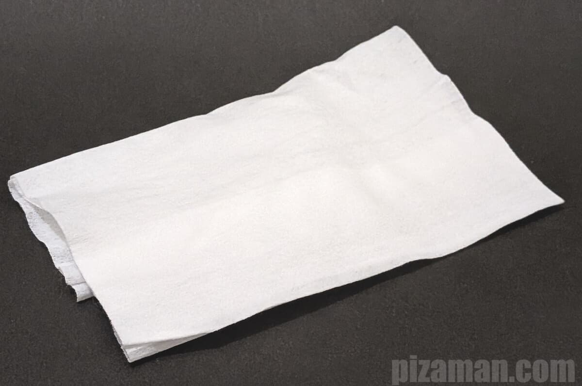 シートは折りたたんである状態