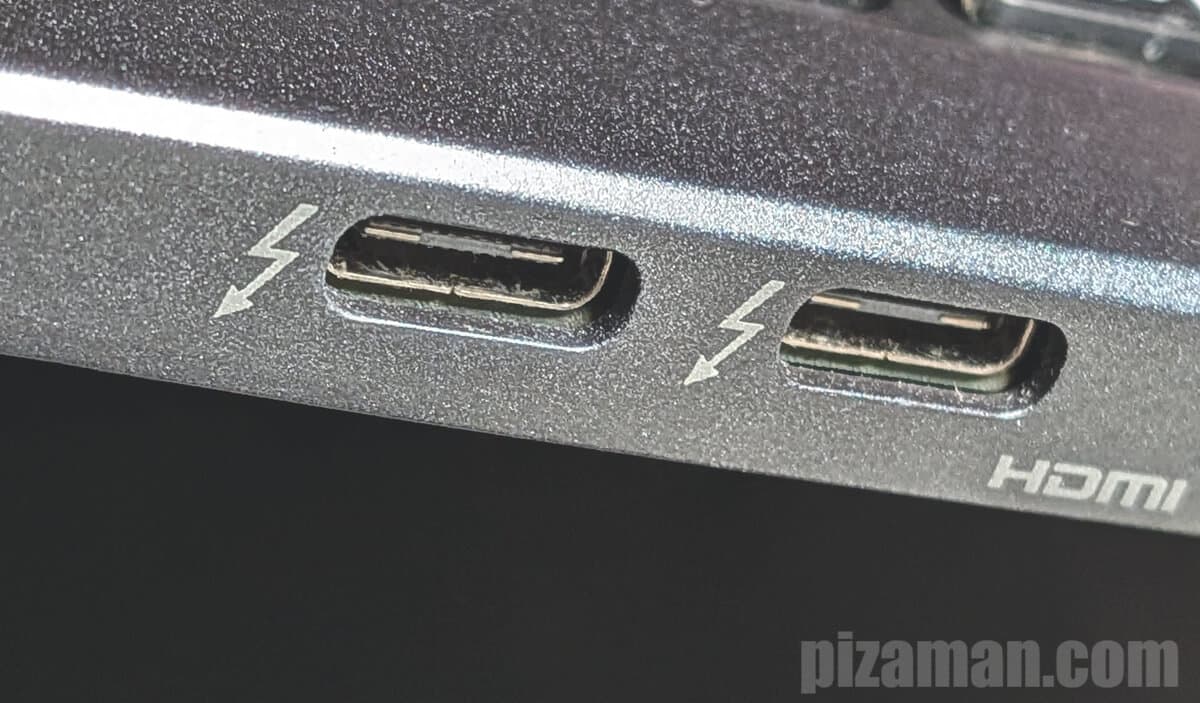 間隔が狭いType-Cポート