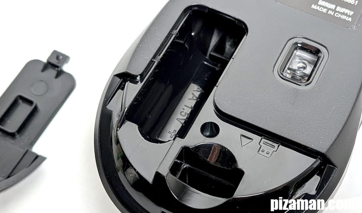 電源は単三電池1本